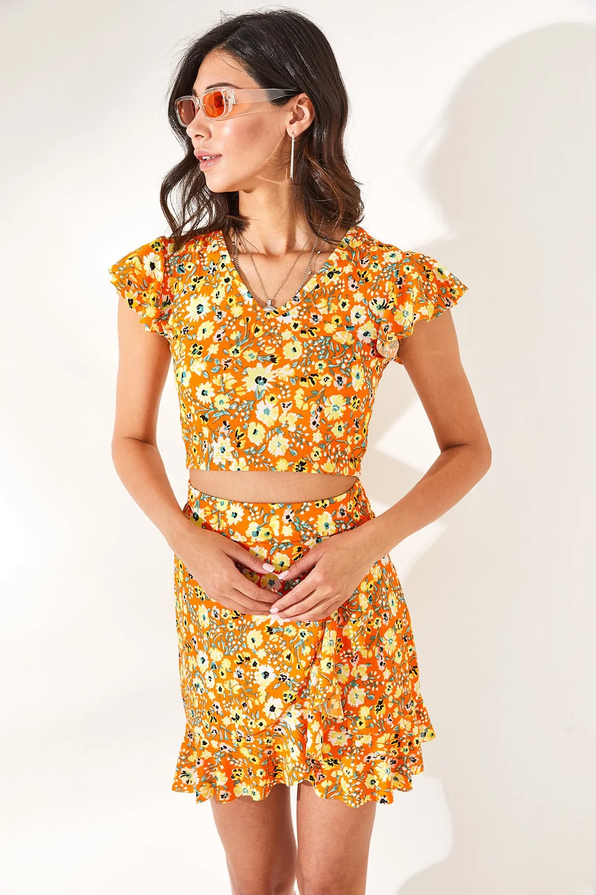 Olalook  Damen Set mit Wickelrock, Unterteil und Oberteil in Orange mit großem Blumenmuster TKM-19000140
