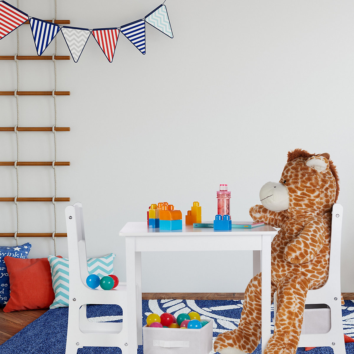 Kindertisch mit Stühlen und Stauboxen