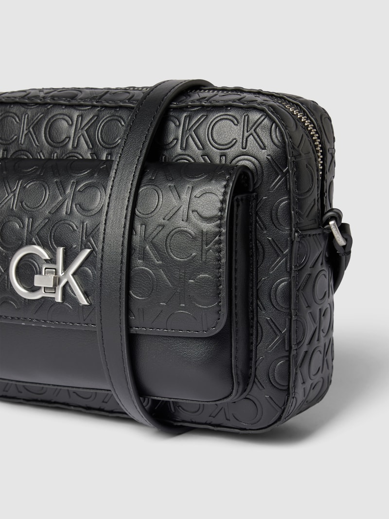Crossbody Bag in Leder-Optik Modell 'RE-LOCK' in schwarz