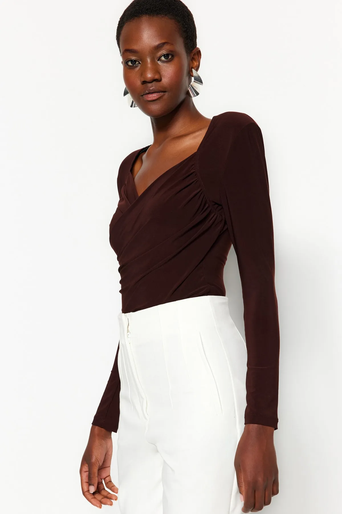 Trendyol Collection  Brauner, gepolsterter, drapierter, taillierter/flexibler Strickbody mit Druckknopfverschluss TWOAW22BD0156
