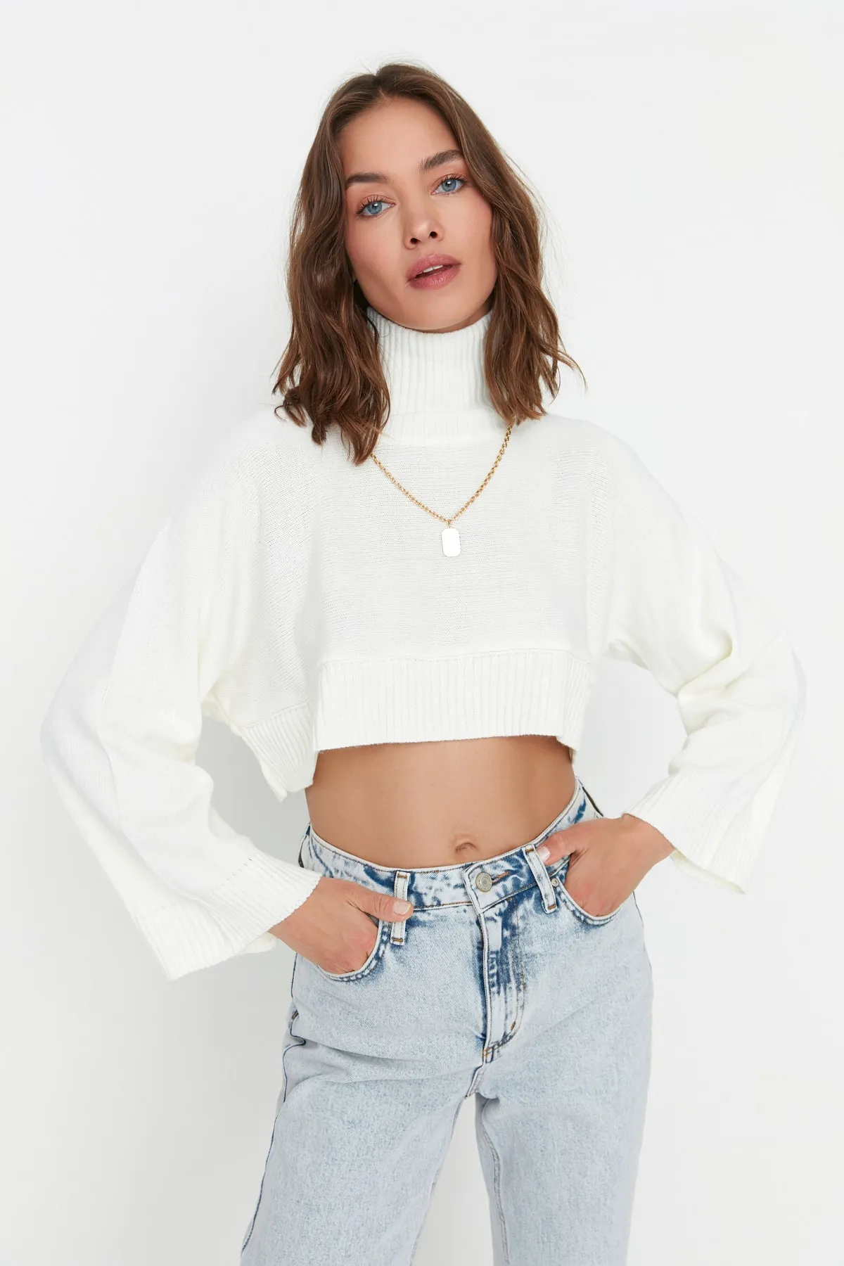 Trendyol Collection  Ecru Super Crop Basic Strickpullover TWOAW21KZ0163