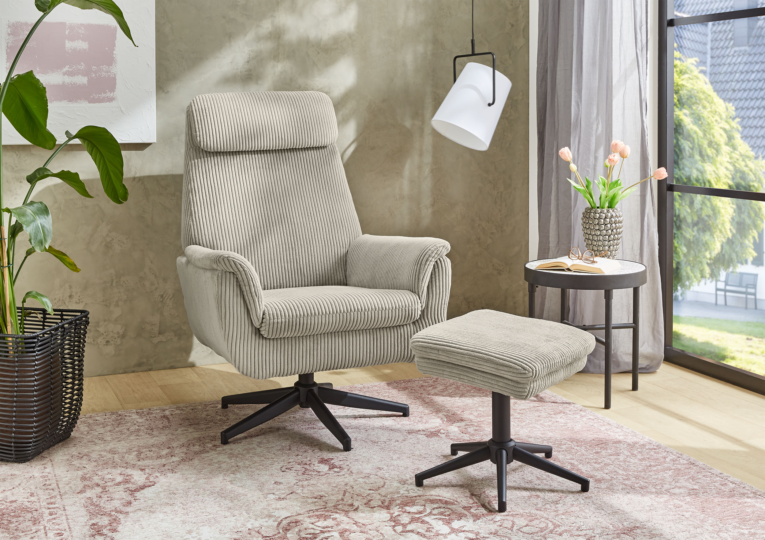 Relax-Sessel mit Hocker