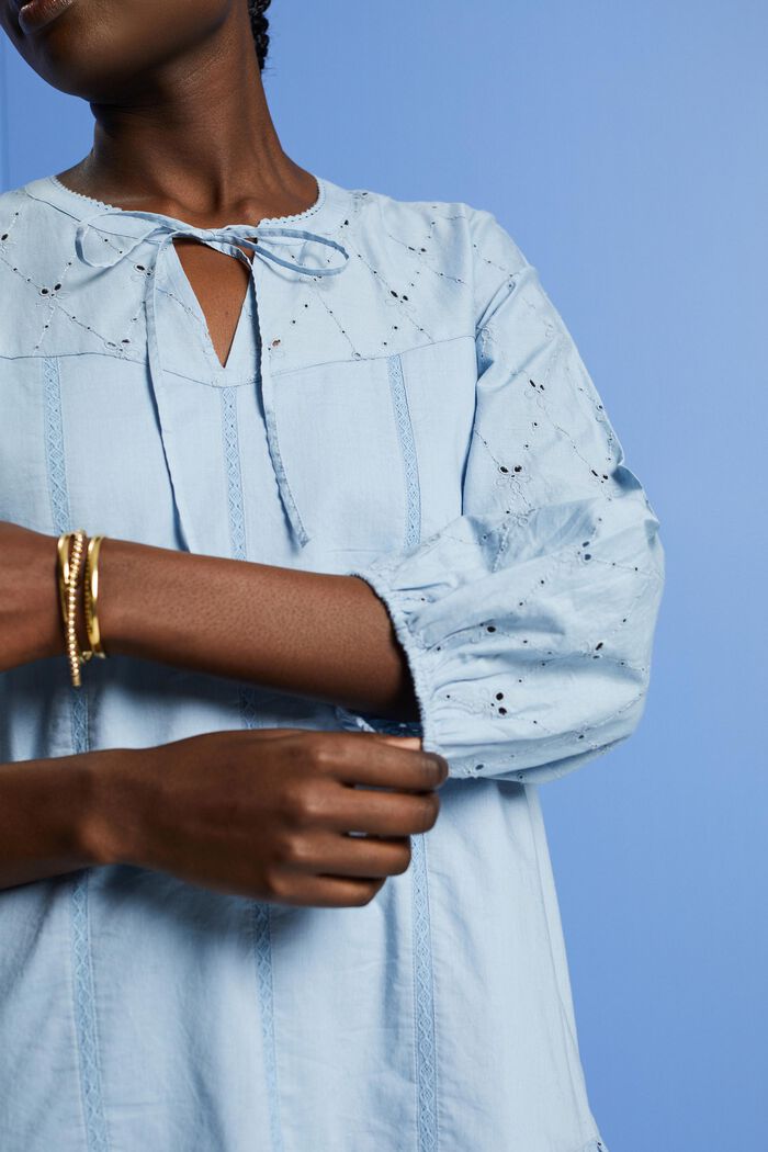 Kleid mit Stickerei, 100 % Baumwolle