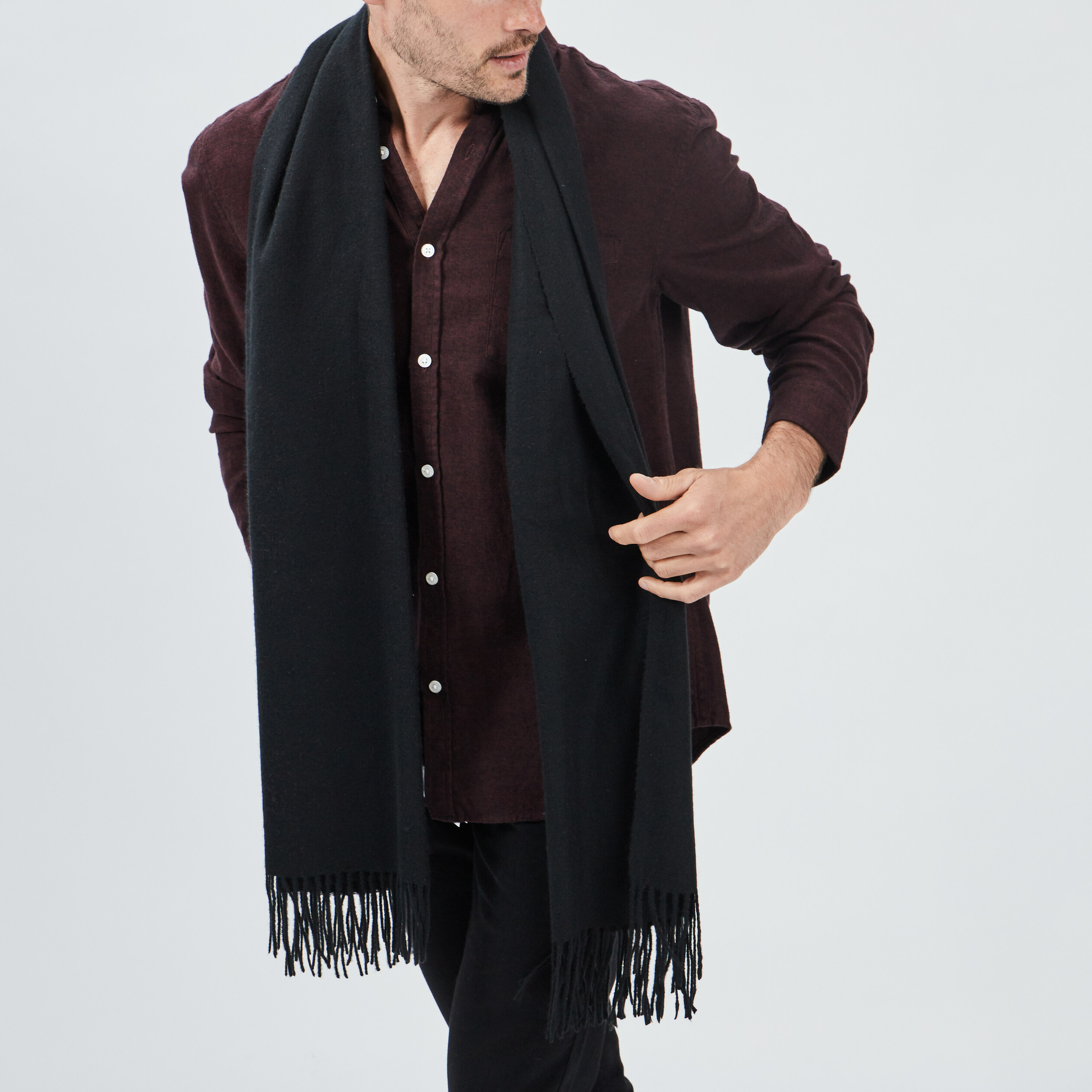 Écharpe à franges noir homme | La Halle