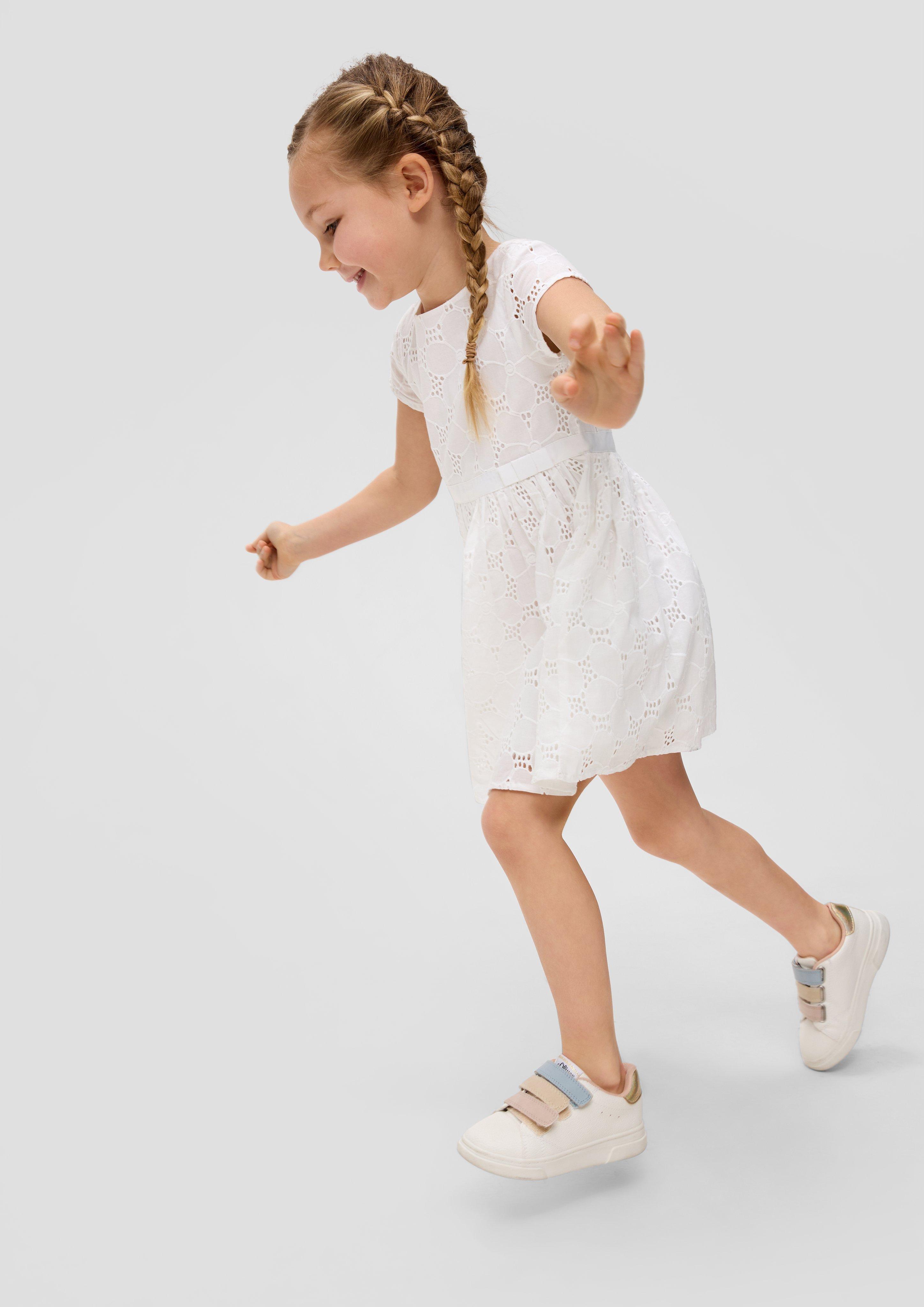 Festliches Kleid aus Lochspitze  2140050-0100