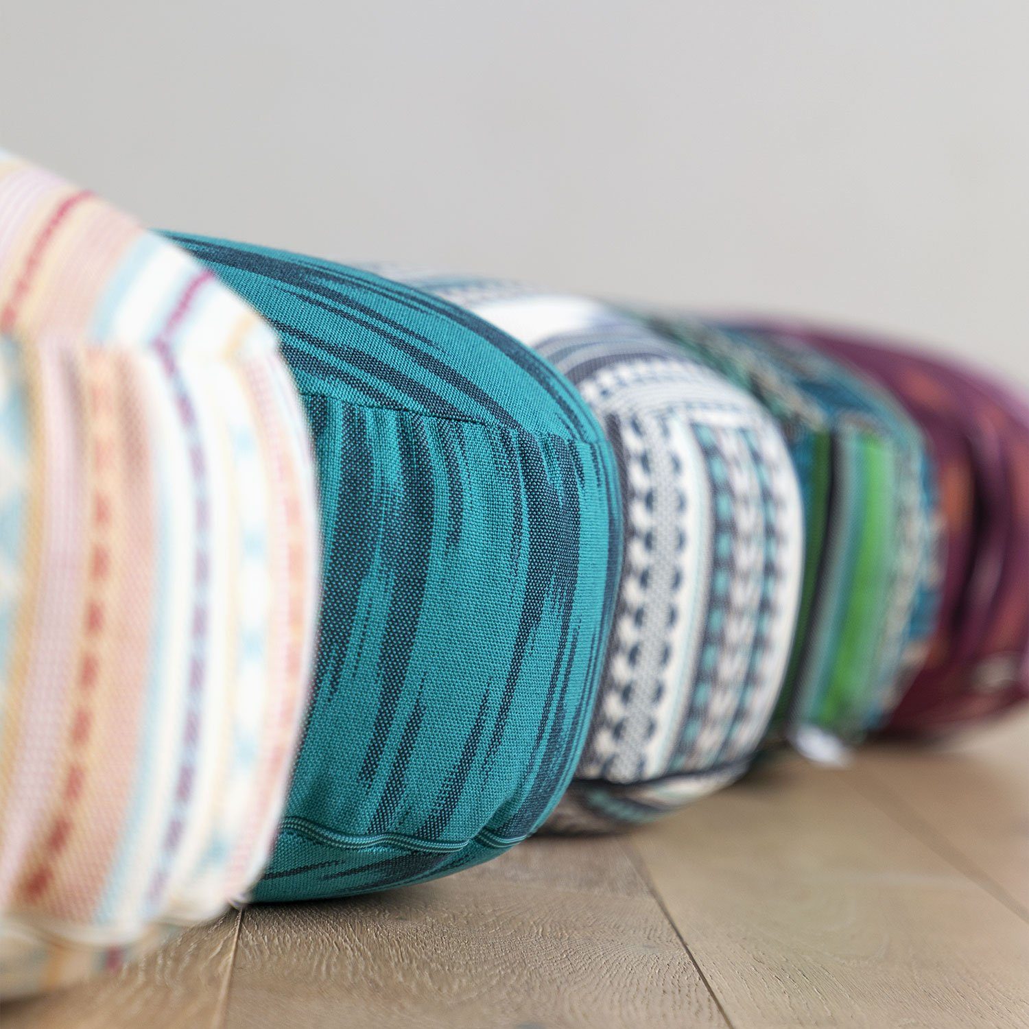 bodhi Meditationskissen Meditationskissen RONDO, ETHNO Collection, Ikat-Webstoff, blau-grün gemustert