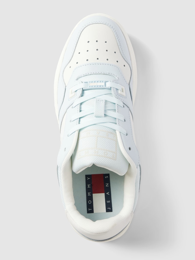 Sneaker mit Schnürverschluss in hellblau
