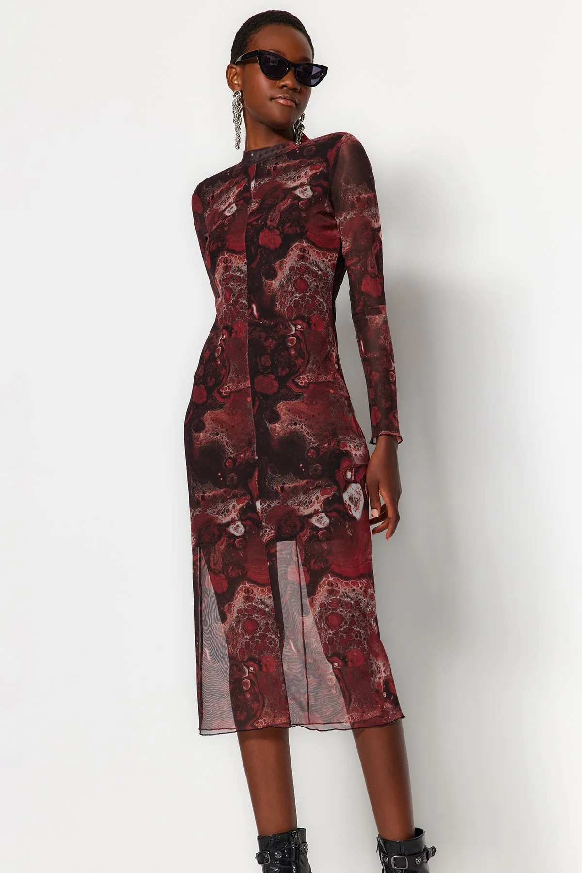 Trendyol Collection  Braunes, bedrucktes, mit Tüll gefüttertes, figurbetontes, hochgeschlossenes Midi-Strickkleid TWOAW24EL00165