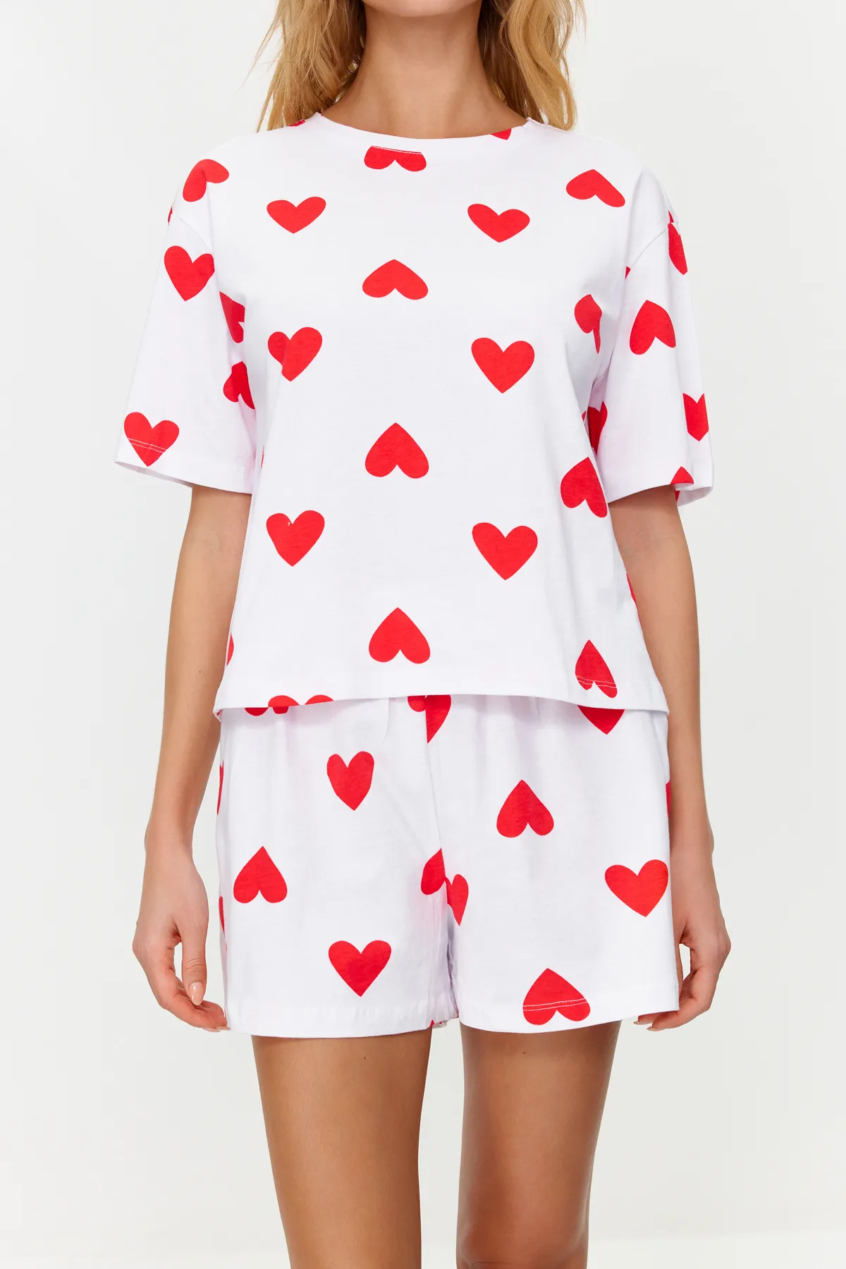 Trendyol Collection  Weißes Herz-Strick-Pyjama-Set aus 100 % Baumwolle THMSS24PT00029