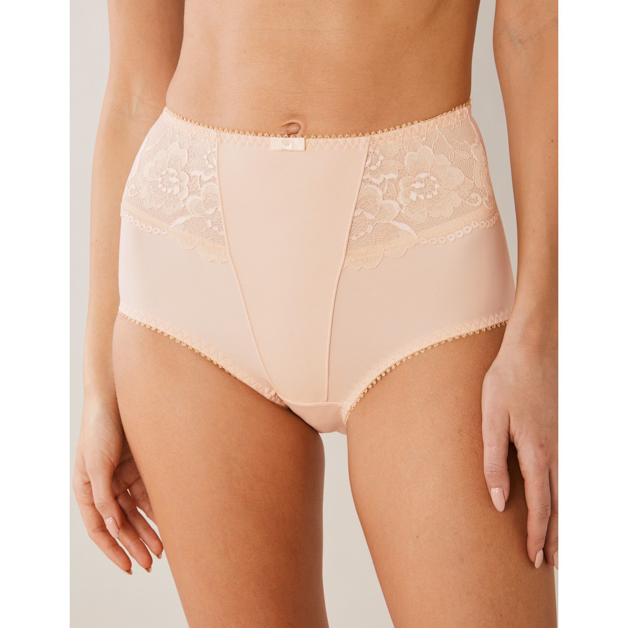 Gaine amincissante dentelle et microfibre