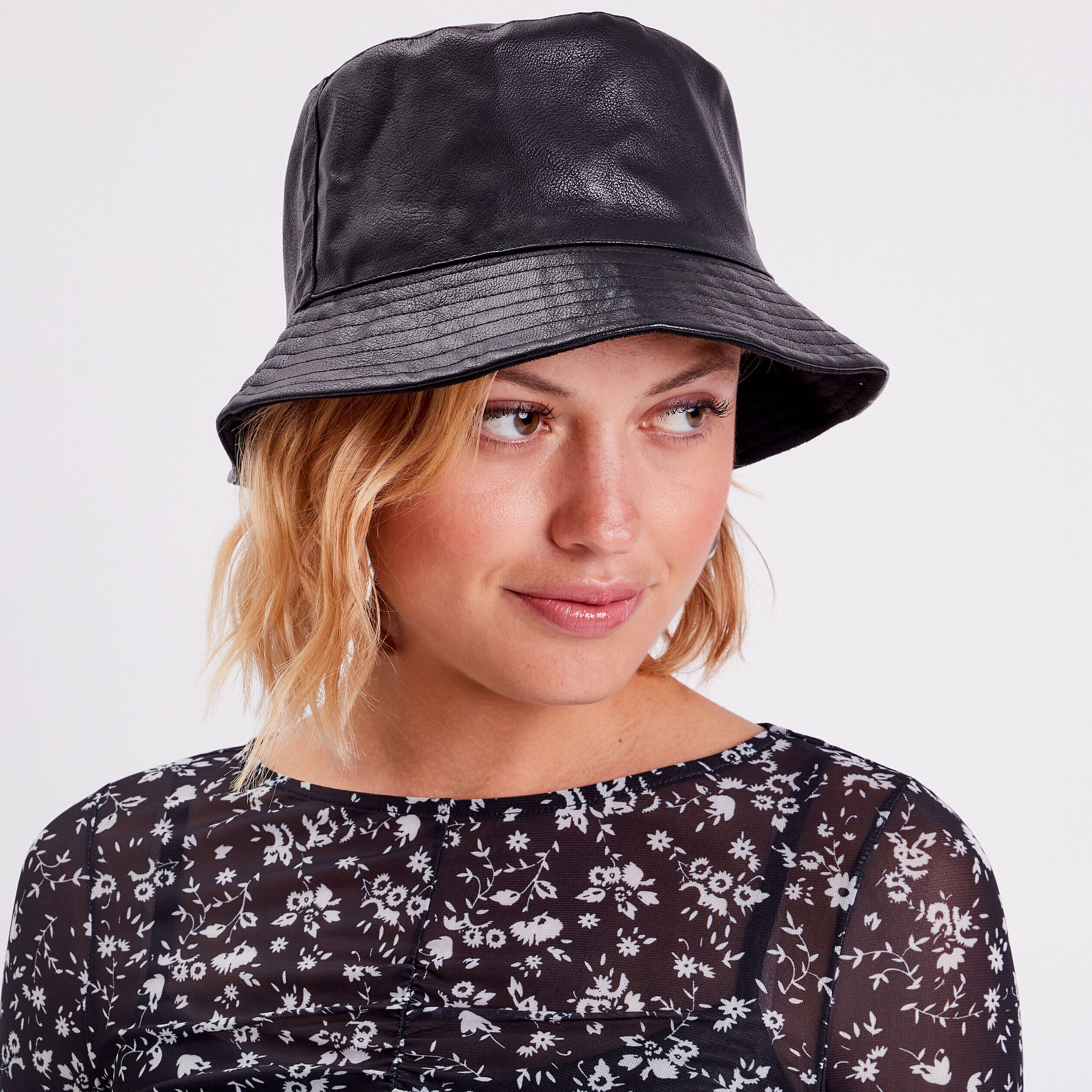Bob réversible simili cuir noir femme | Cache Cache