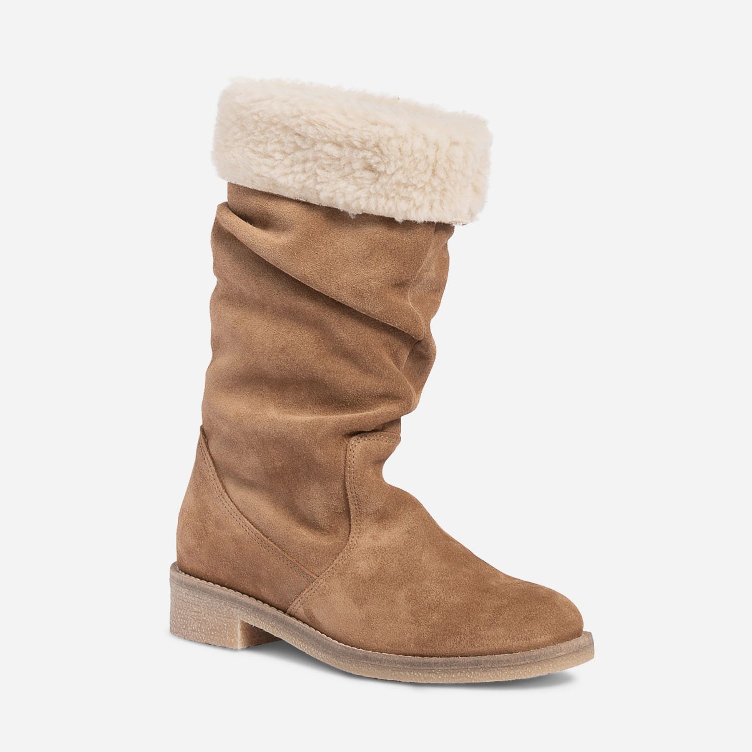 Botte camel en cuir velours éco-conçu plissé et fourré