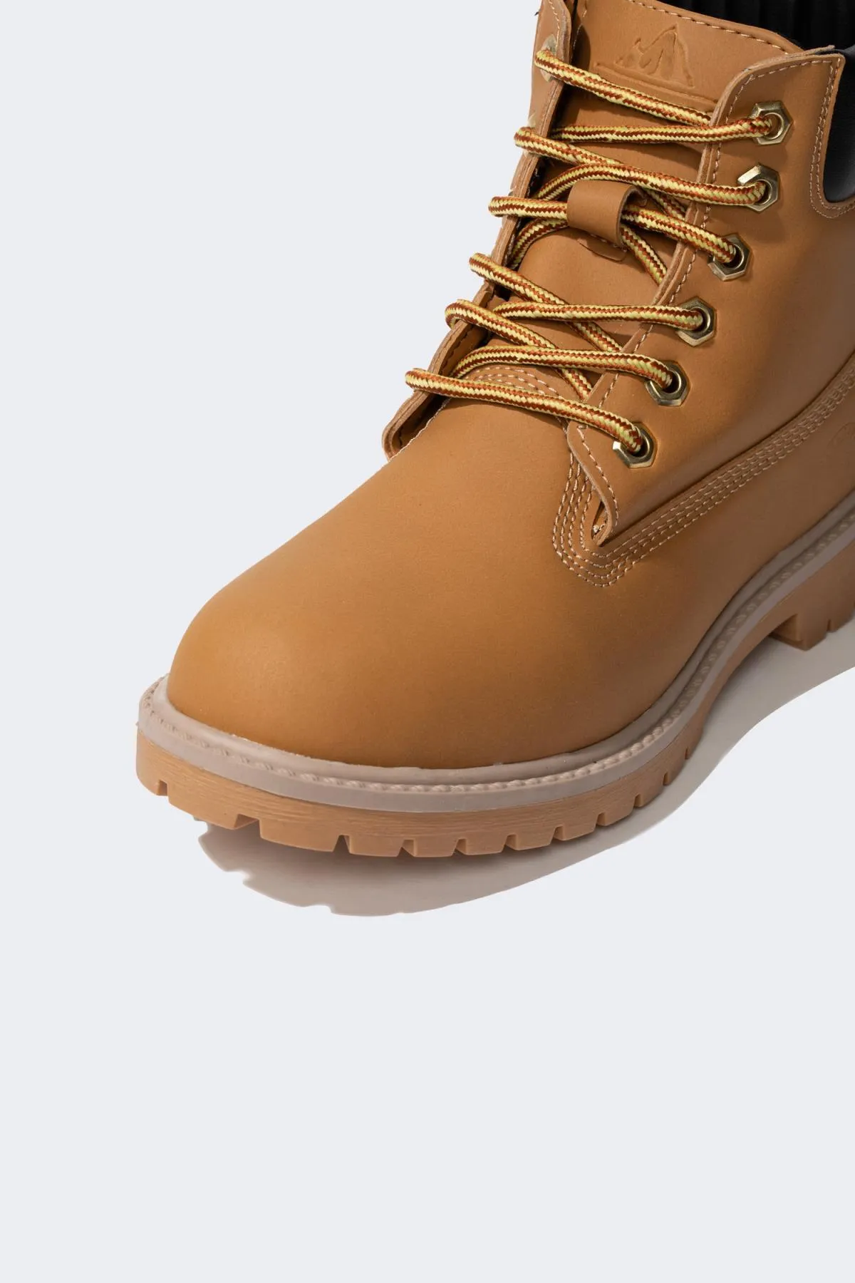 DeFacto  Jungen Stiefel aus Kunstleder mit gezackter Sohle B8341a823wn