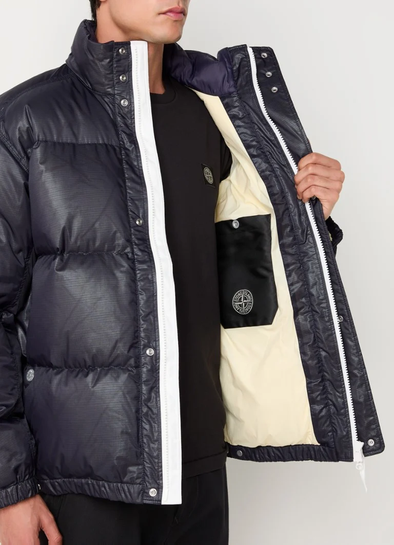 Jachetă matlasată Stone Island 446X1 cu logo imprimat.