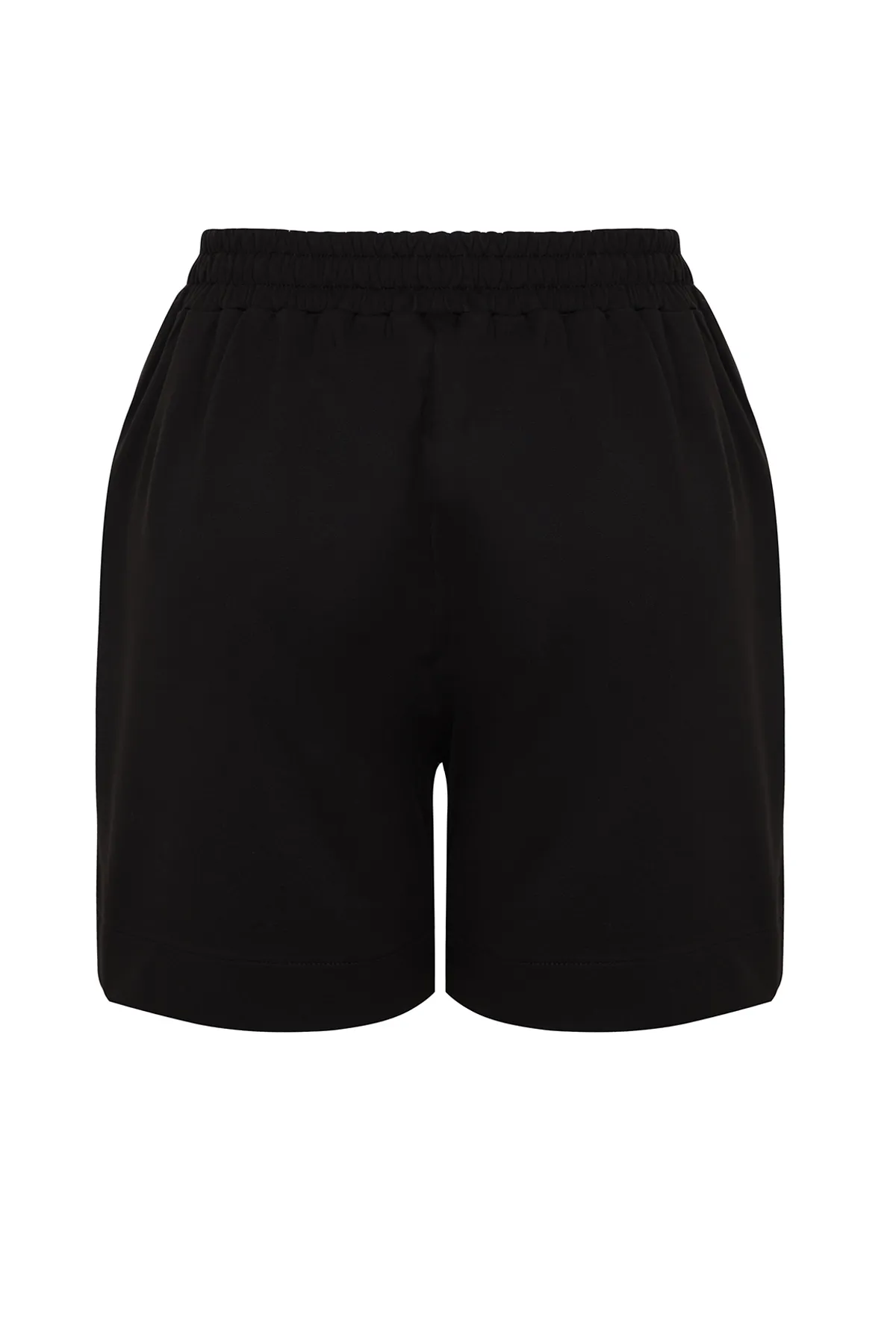 Trendyol Curve  Schwarze Strickshorts und Bermuda mit Knopfdetail TBBSS24AP00020