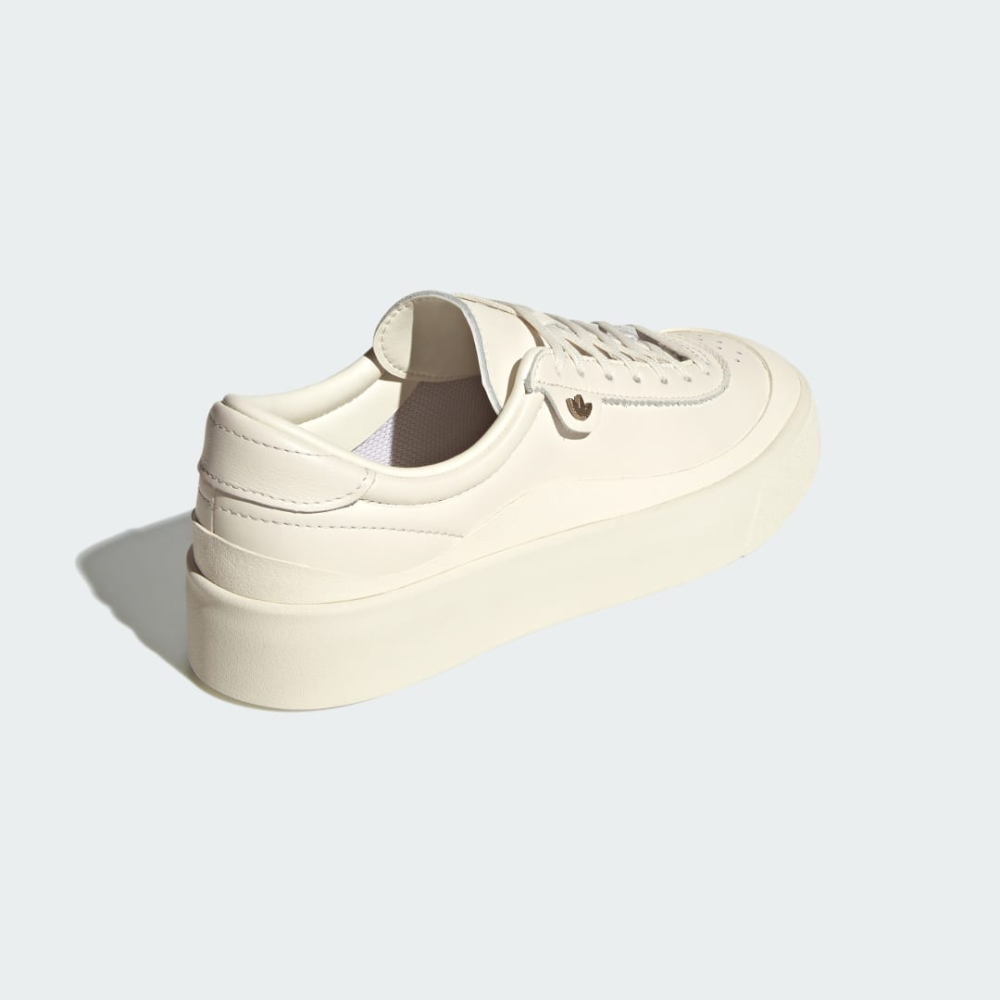 adidas Nucombe IE4221 / weiss