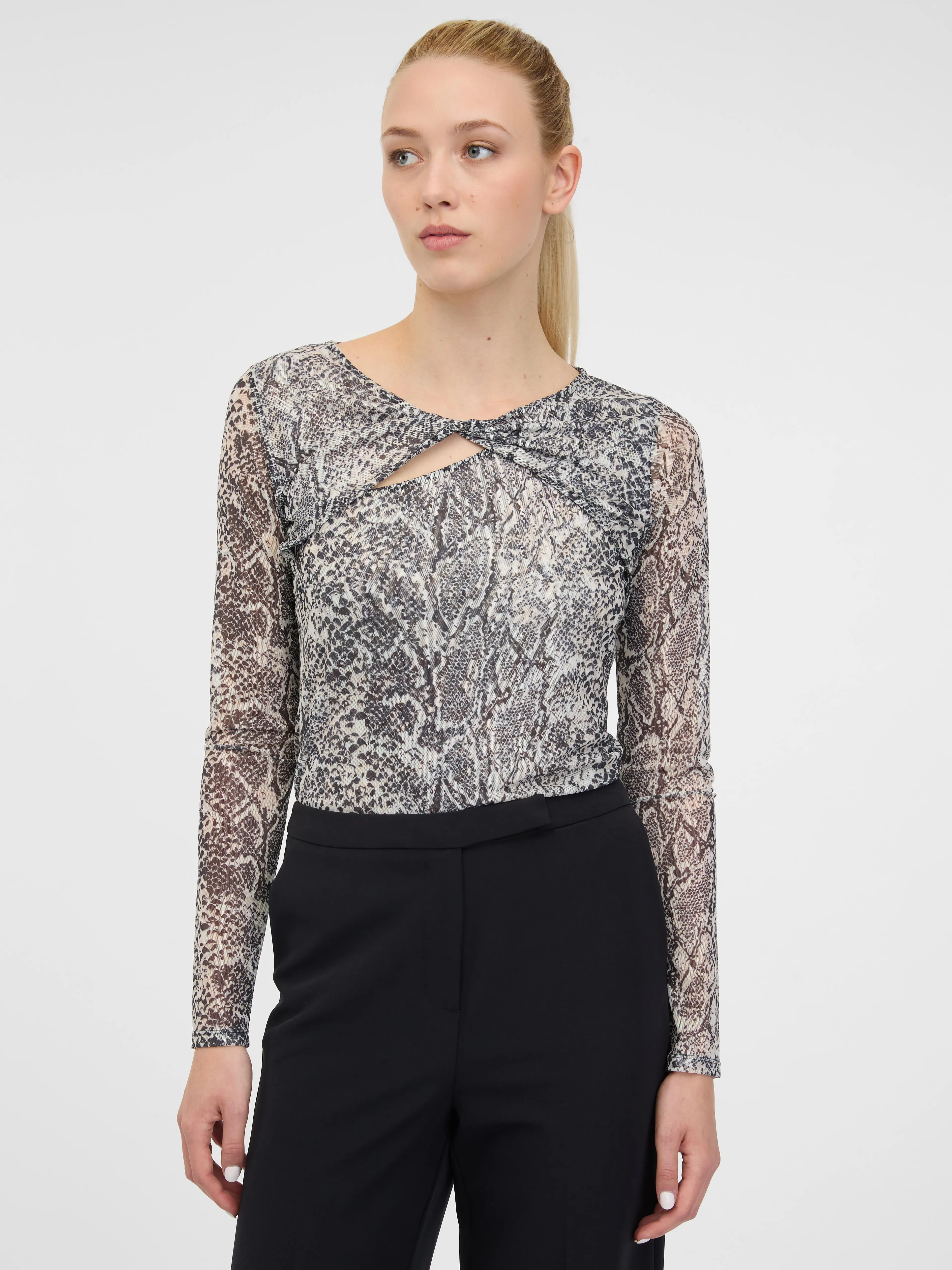 Schwarzes gemustertes Damen-T-Shirt mit langen Ärmeln ORSAY