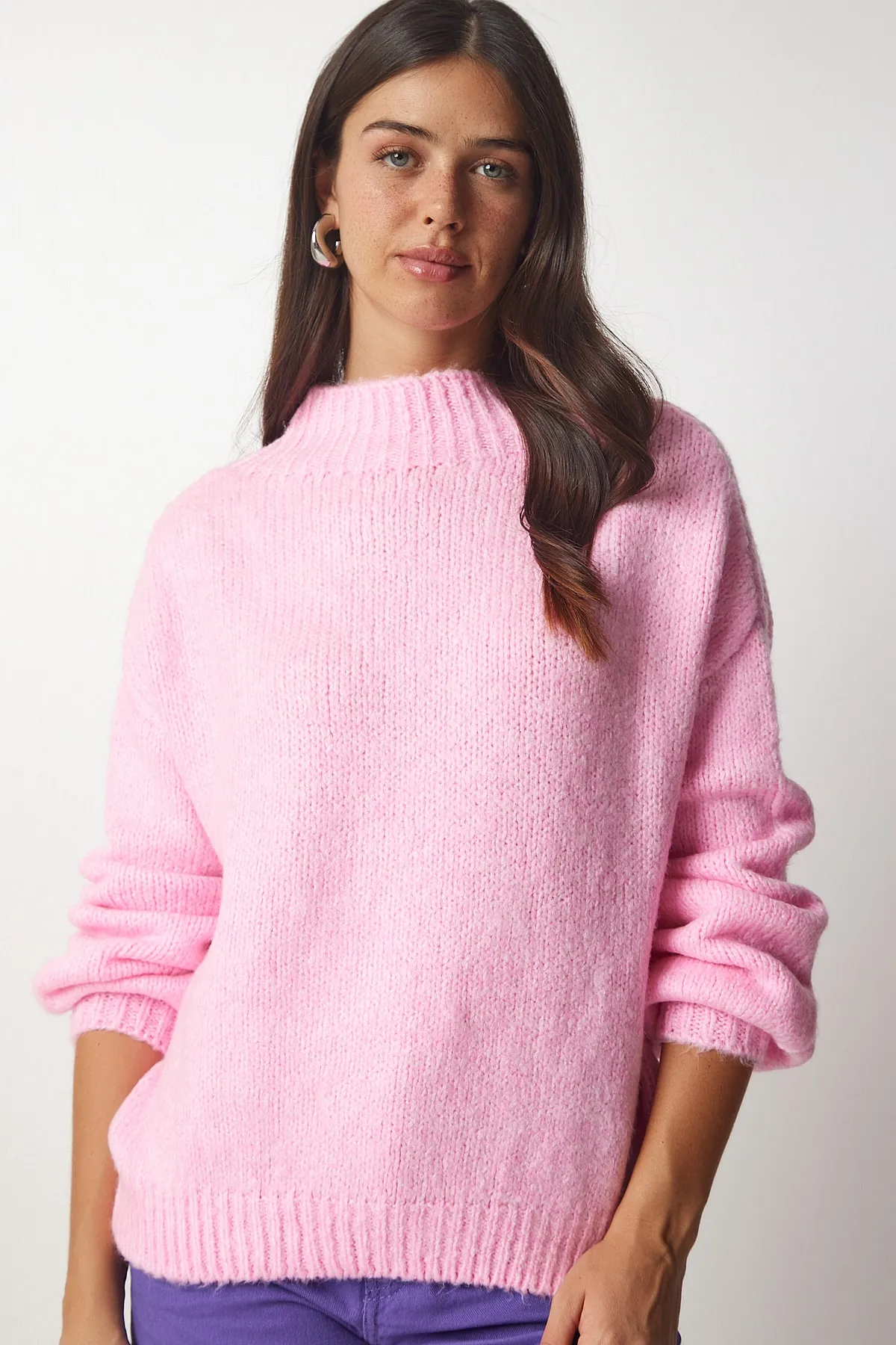 Happiness İstanbul  Hellrosa Basic-Sweatshirt aus Strick mit Stehkragen für Damen MX00127