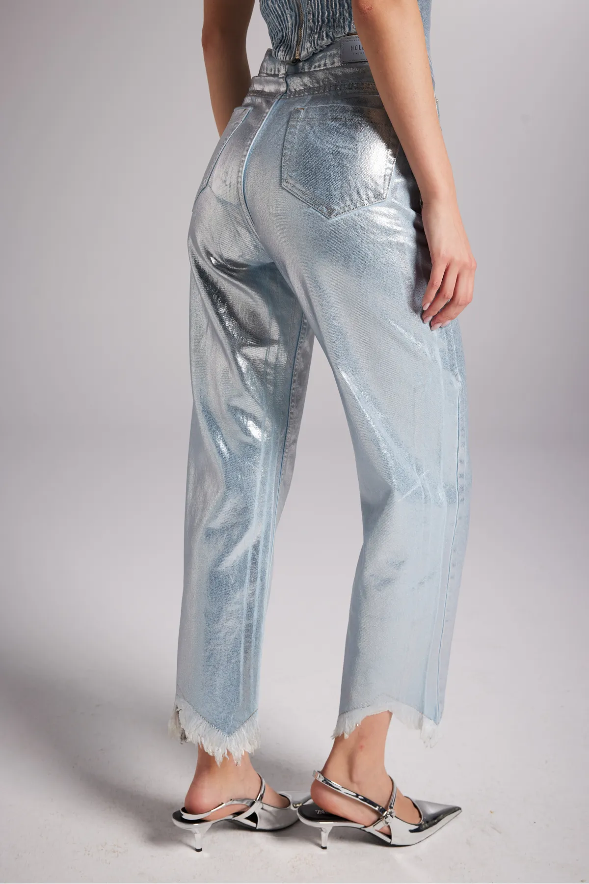 HOLLY LOLLY  Maßgeschneiderte, glänzend beschichtete, glänzende Jeanshose in Blau