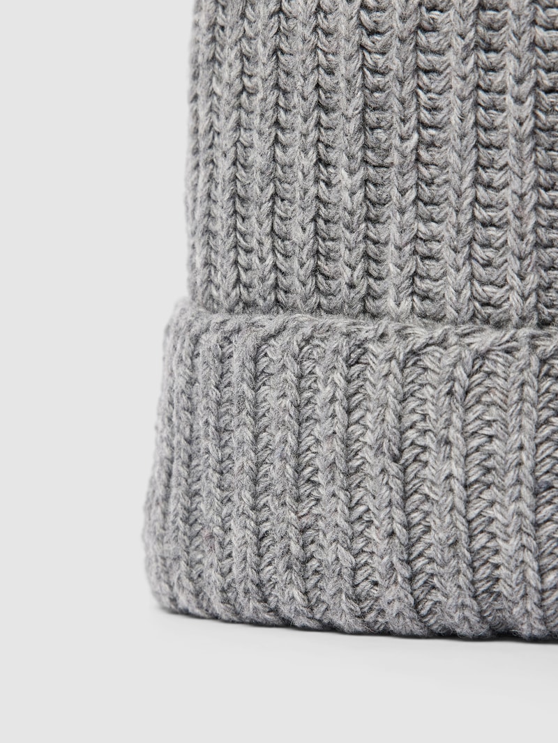 Beanie in Ripp-Optik Modell 'Carlo' in silber