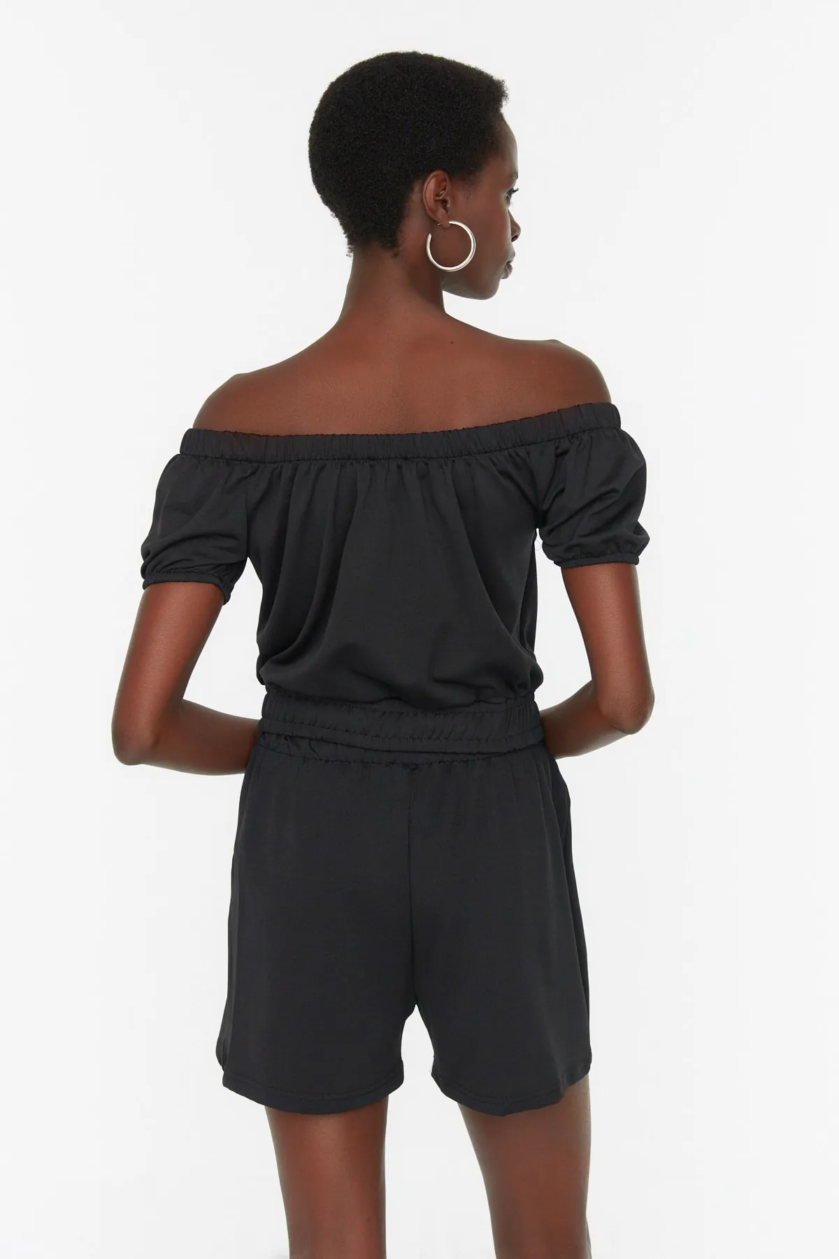Trendyol Collection  Schwarzes Crêpe-Carmen-Kragen-Crop-Top und Shorts-Strick-Unterteil-Top-Set TWOSS22AU00009