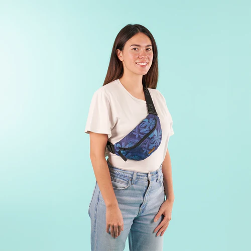 Small Reykjavik navy blue fanny pack