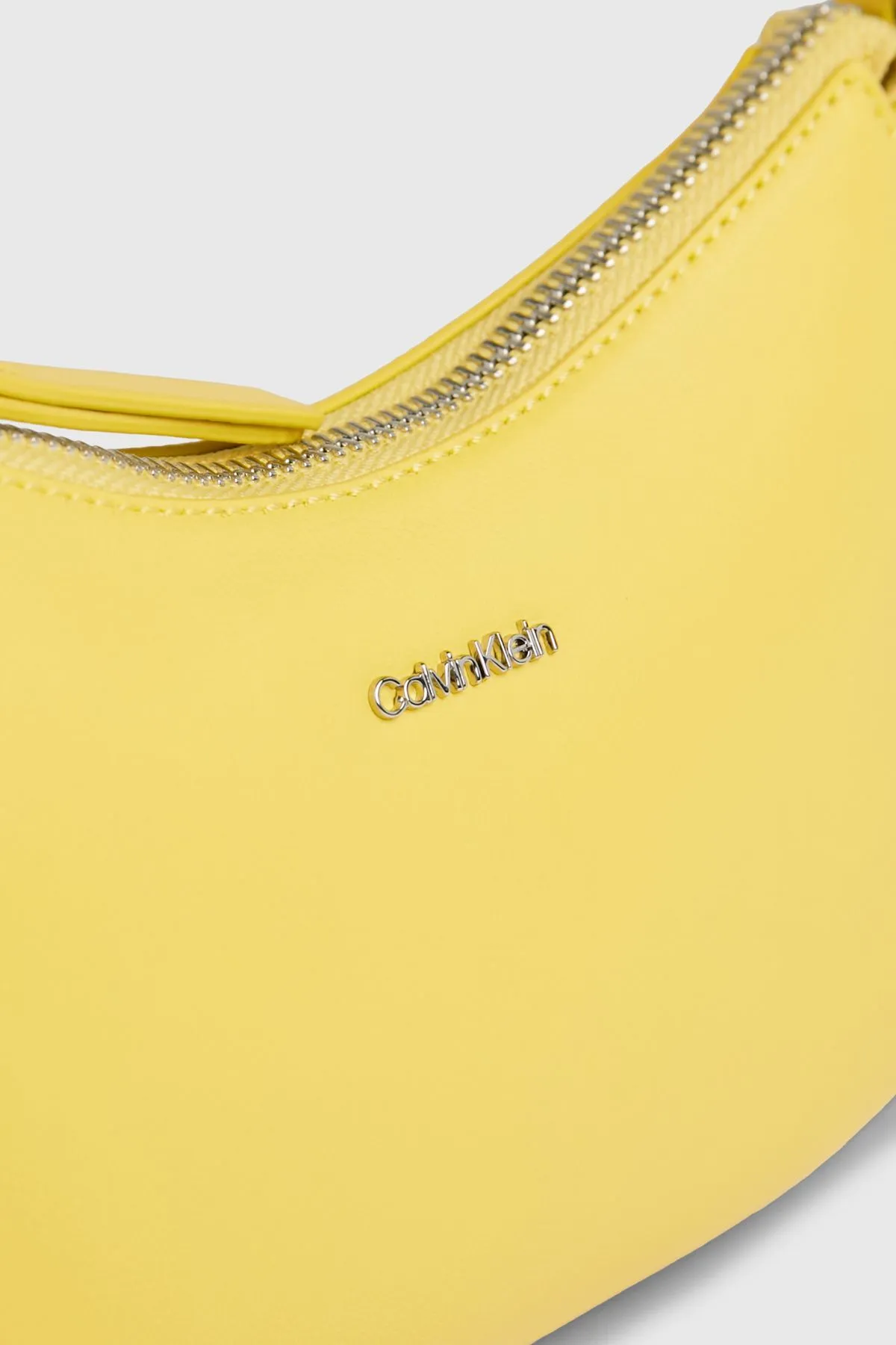 Calvin Klein  CK MUST WEICHE UMHÄNGETASCHE