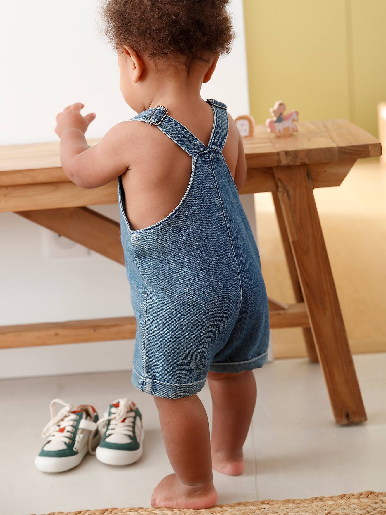 Vertbaudet Kurze Baby Latzjeans - blue stone