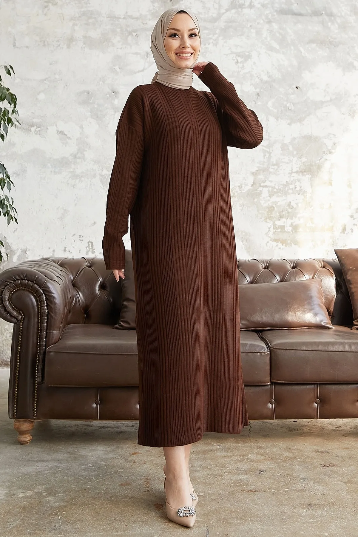 InStyle  Arissa Rollkragenpullover, langes Strickkleid – Bitterbraun