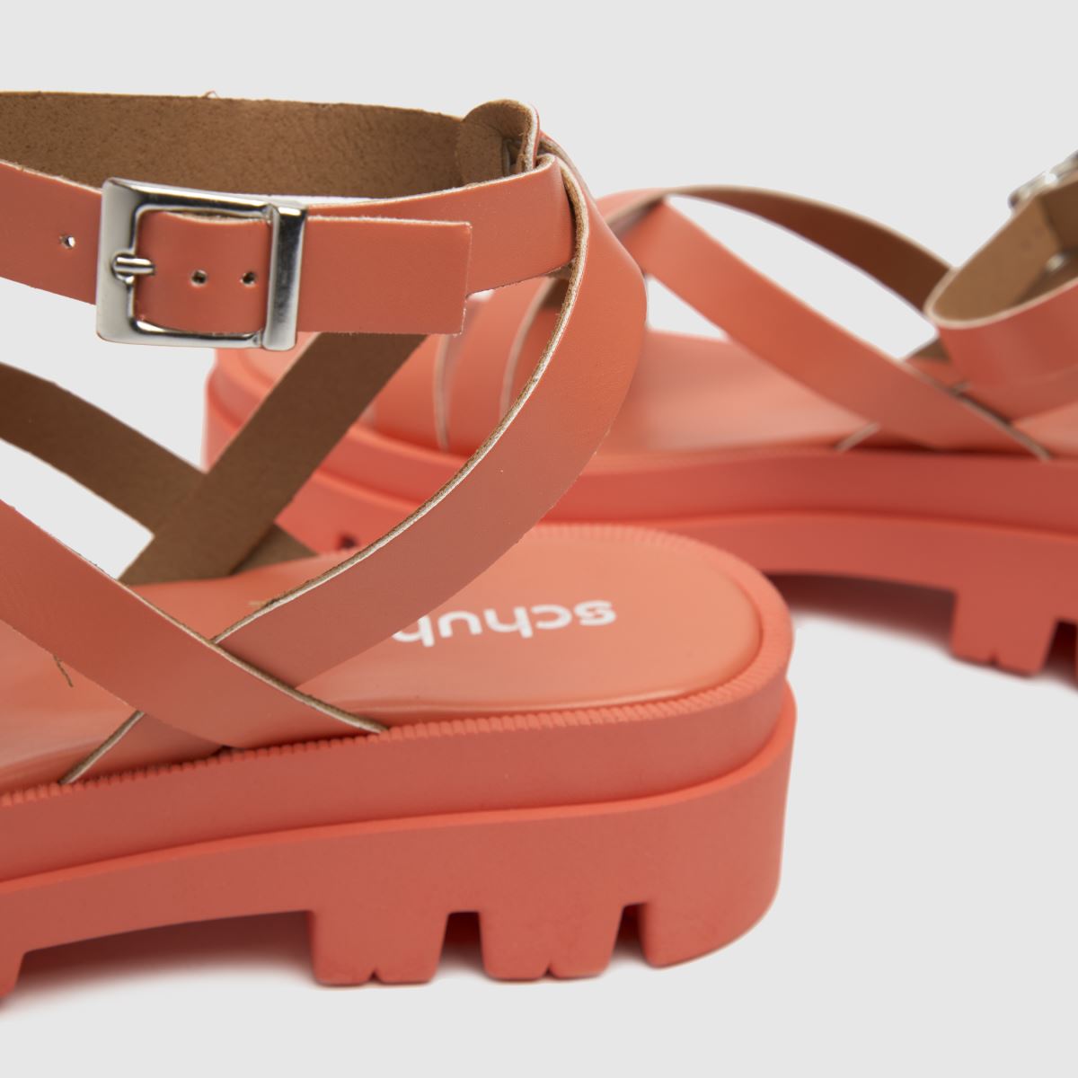 Schuh Tatum vastag, pántos szandál narancssárga színben