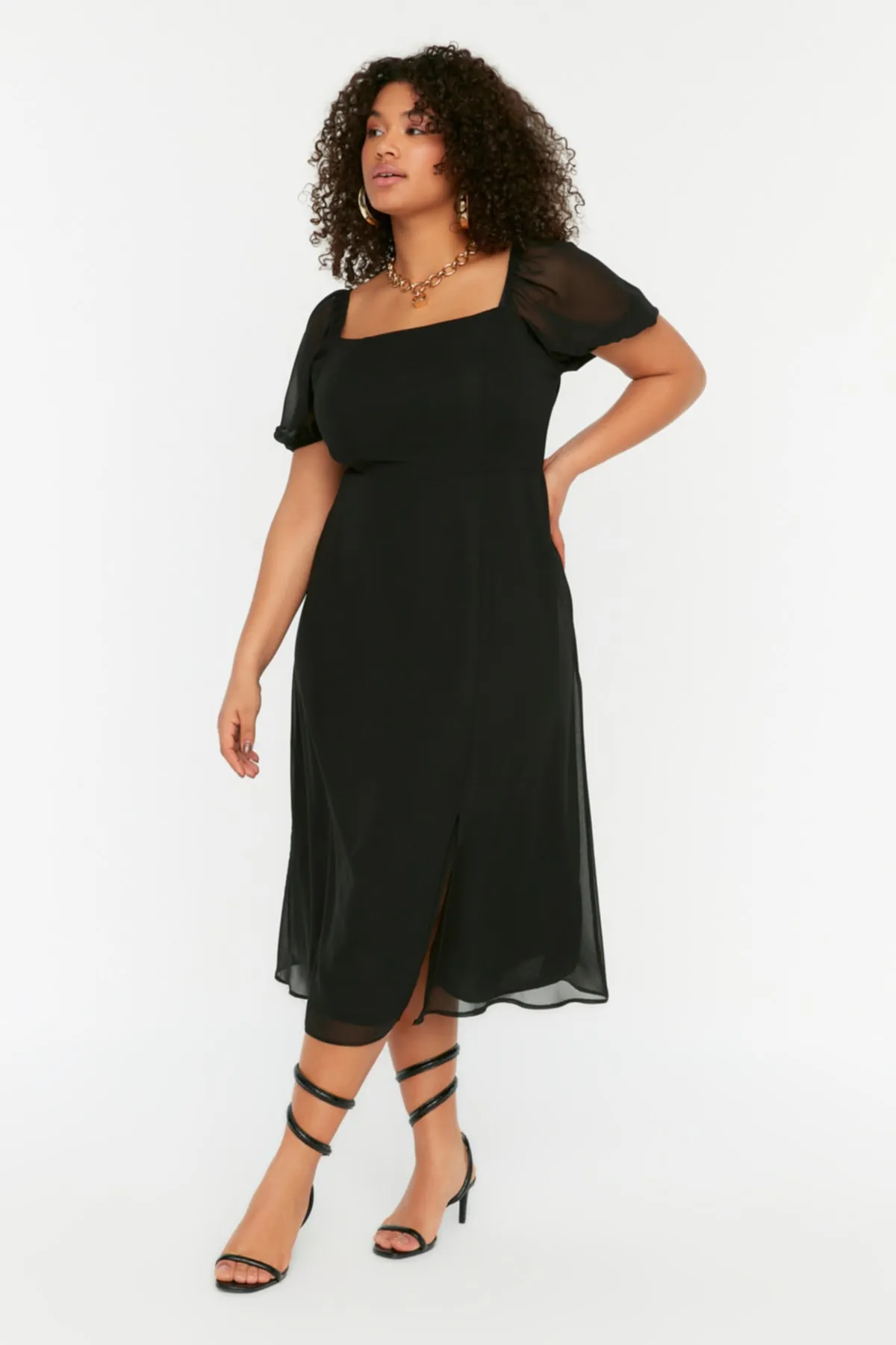 Trendyol Curve  Schwarzes gewebtes Kleid mit Schlitz TBBSS22AH0012