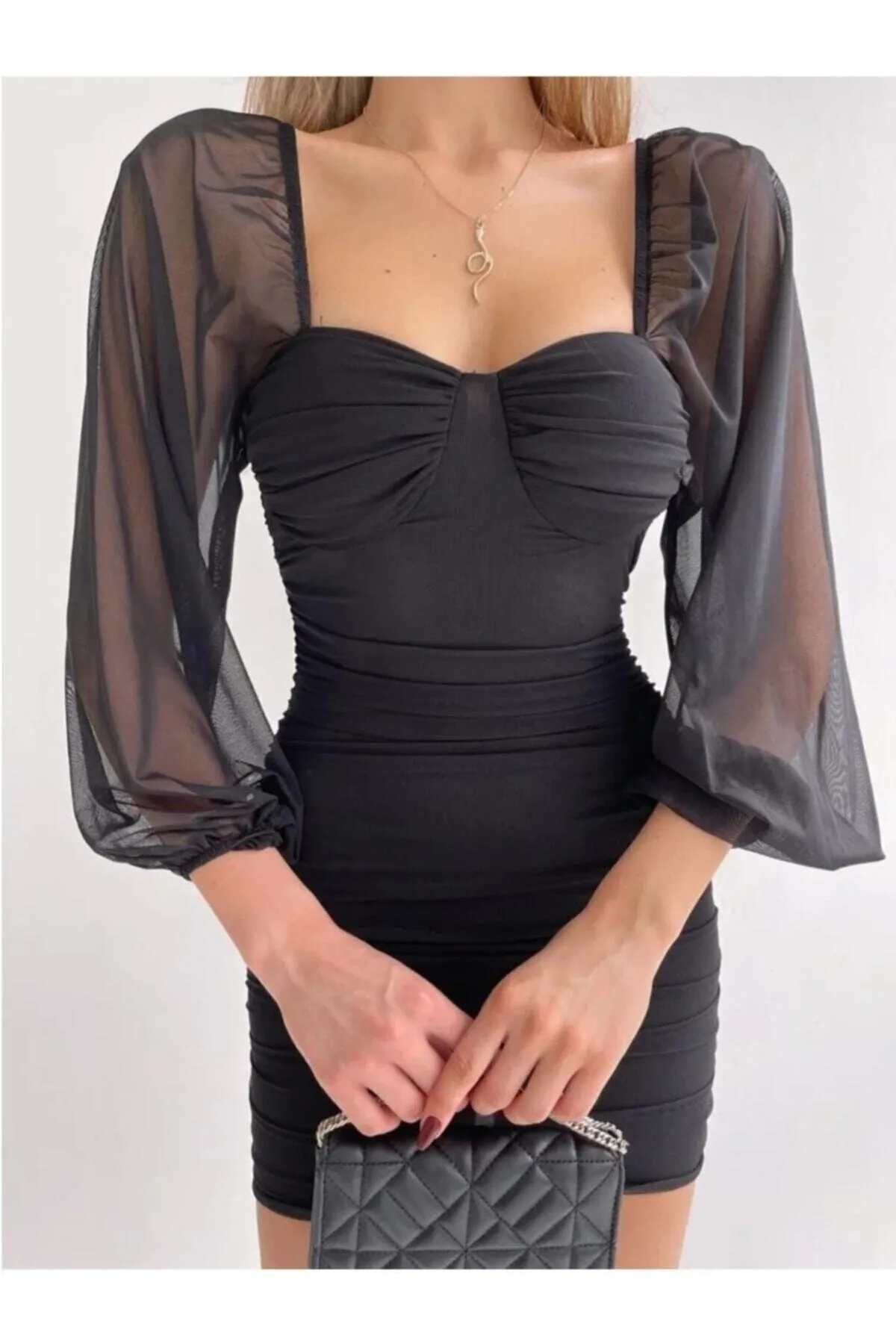 Afiş Butik  Schwarzes, detailliertes, drapiertes Kleid mit langen Tüllärmeln