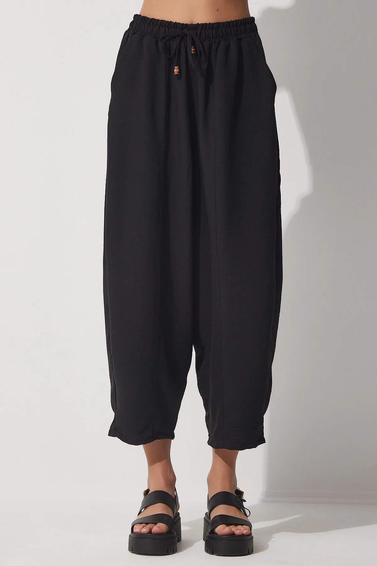 Happiness İstanbul  Leuchtende schwarze Shalwar-Hose aus Leinenviskose mit Taschen für Damen CV00001