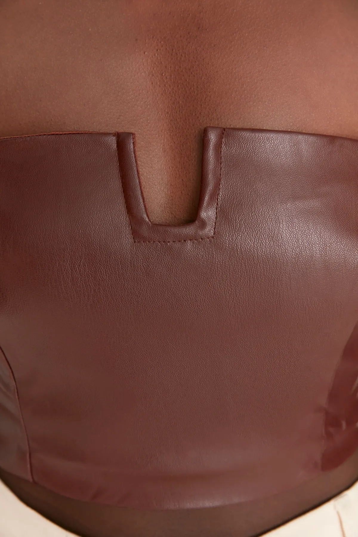 Trendyol Collection  Weinrotes Kunstleder-Bustier TPRSS22BS00000