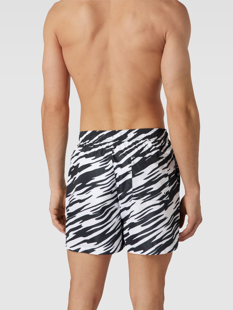 Badehose mit Label-Print Modell 'MEDIUM' in weiß