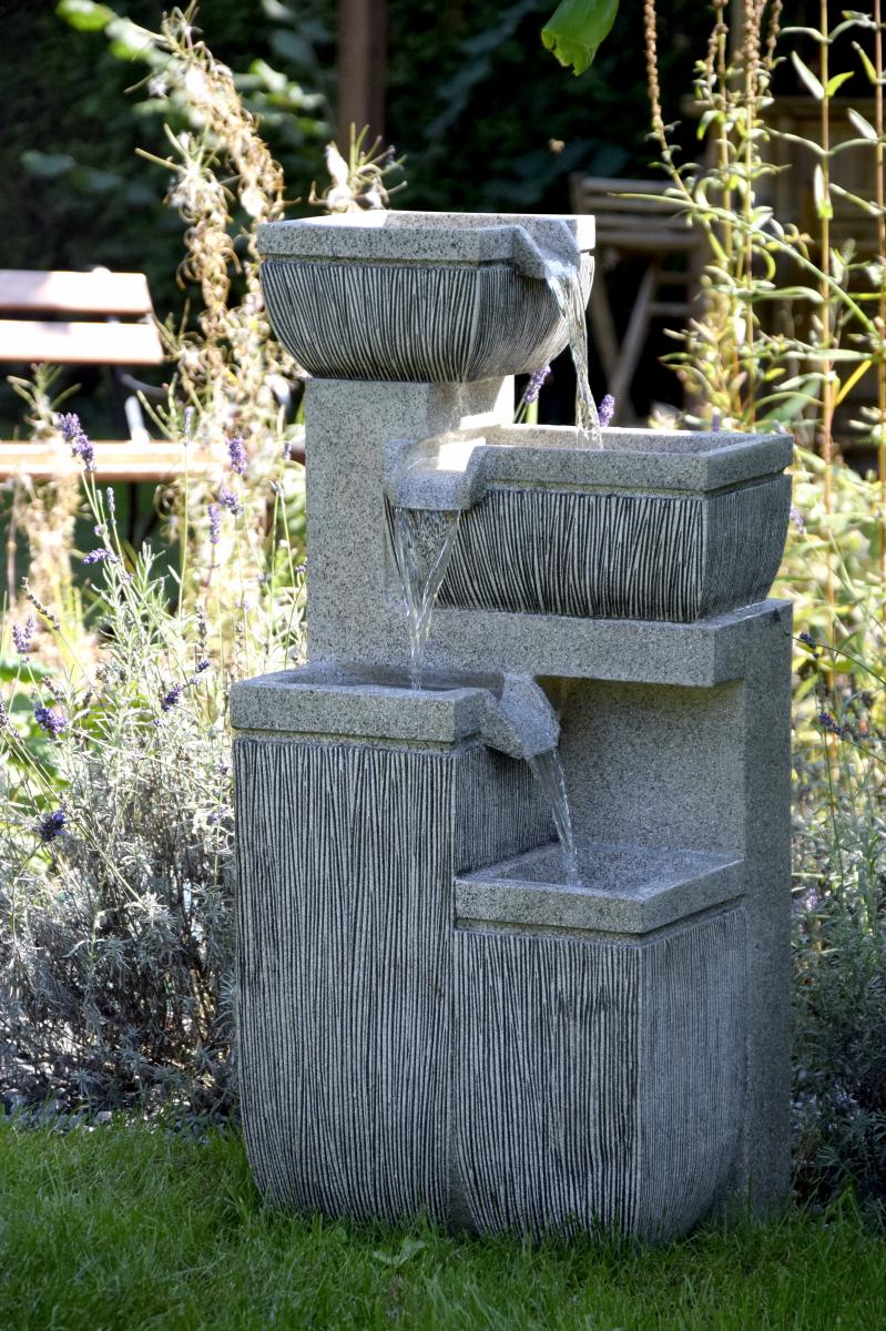 dobar Großer Design-Gartenbrunnen mit LED´s Etappen