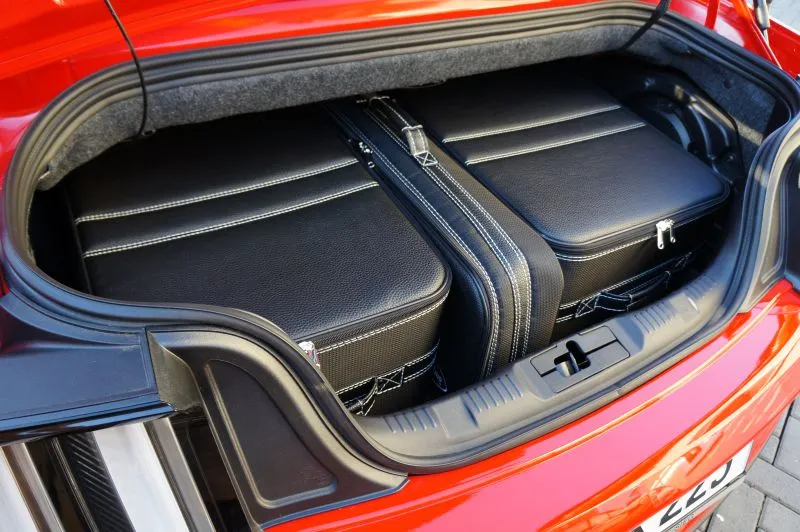 Roadsterbag Ford Mustang VI Cabrio ab 2014 (EU-Version) - 3-tlg. Kofferset Kofferraum - Schwarze Naht