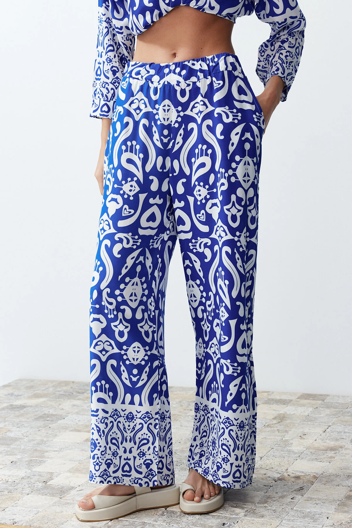 Trendyol Collection  Blaues gewebtes Unter-Oberteil-Set TWOSS24AU00082