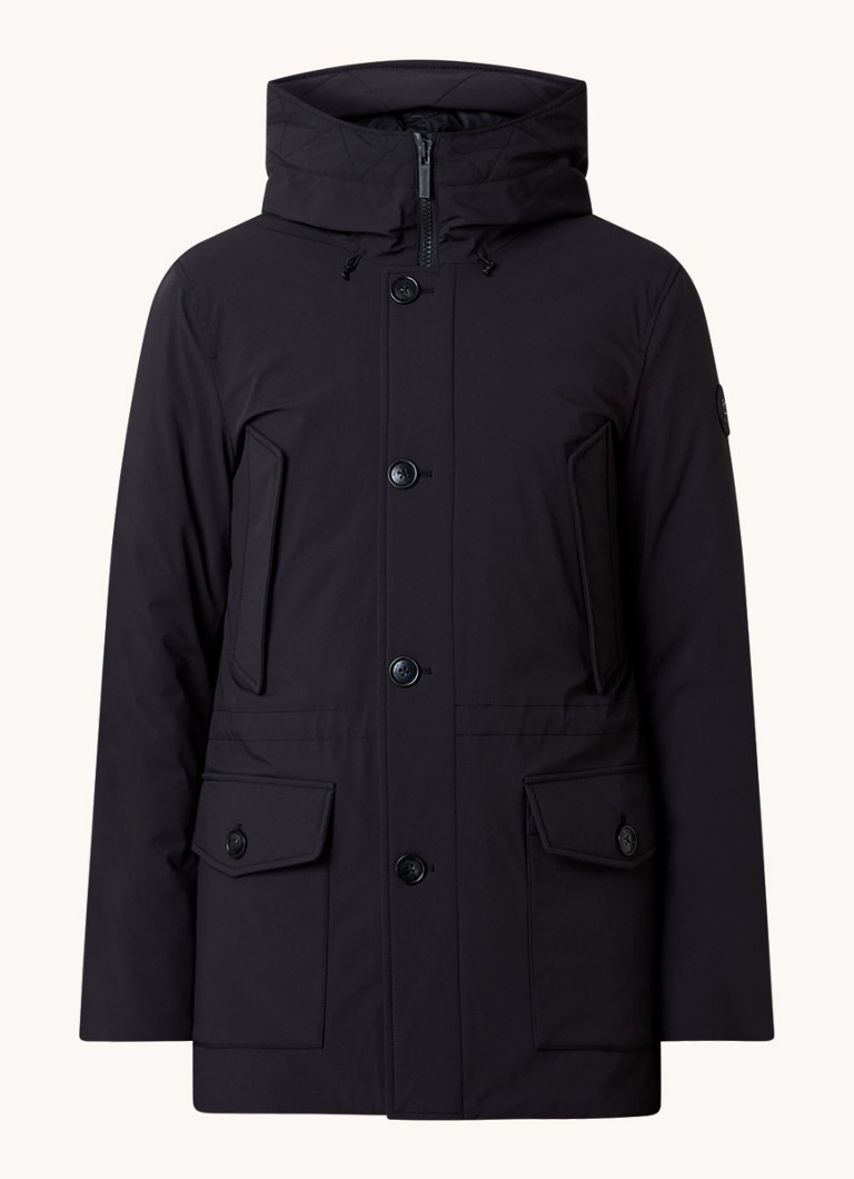 Prošívaná parka Woolrich Arctic s péřovou výplní a kapucí