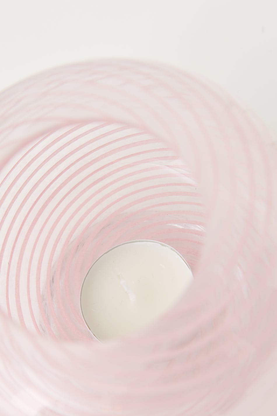 Swirl candle holder