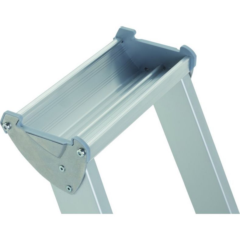 Escada plataforma Zarges 41374 Saferstep S com 4 degraus e plataforma inclusa.
