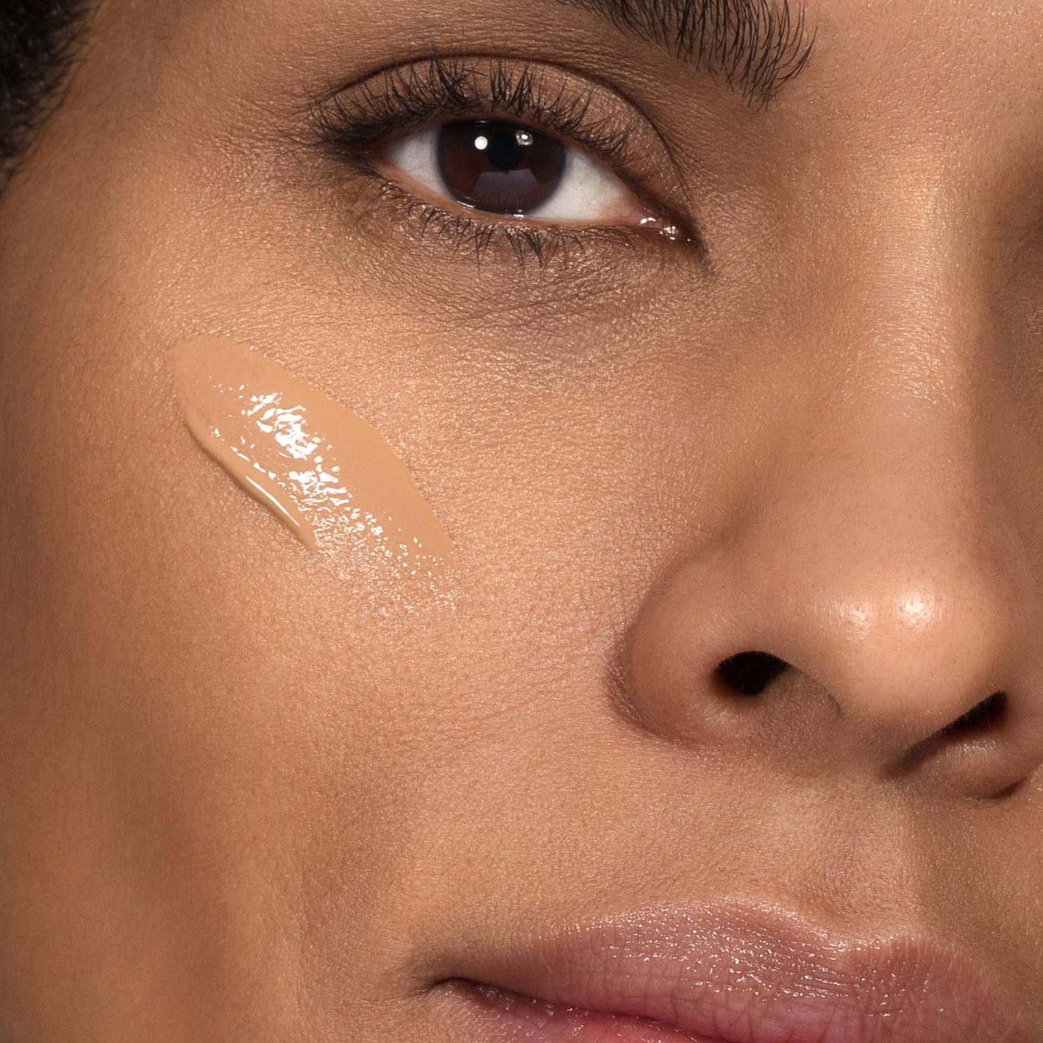 MÁDARA Semi-Matte Peptide Foundation