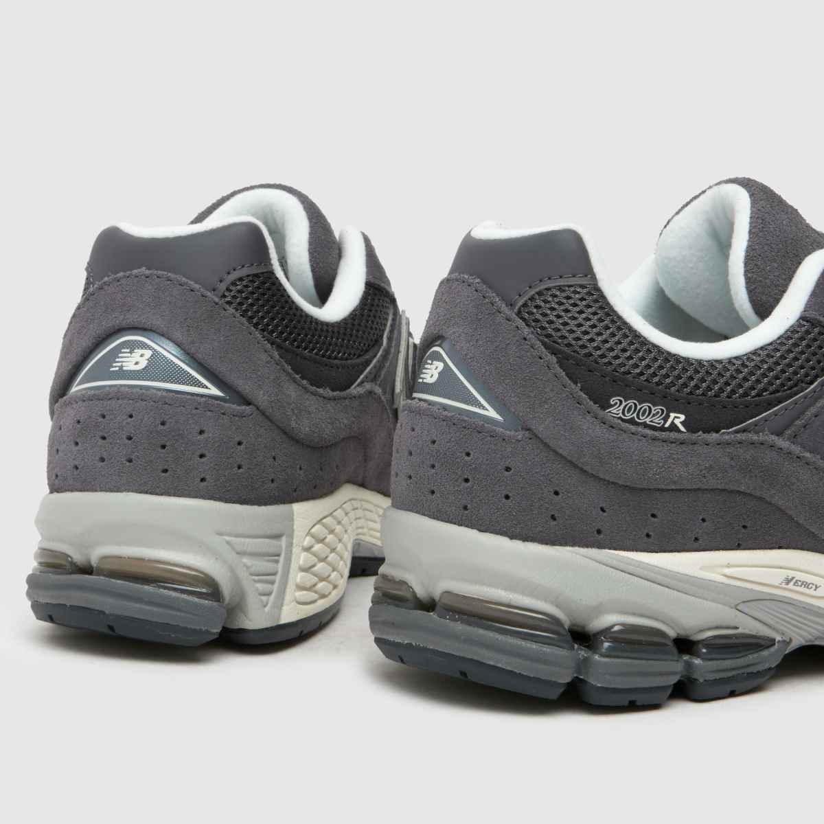 New Balance 2002r – Mörkgrå träningsskor