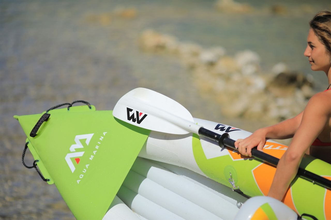 PureHaven Aqua Marina Kajak 312x83 cm für 1 Person mit Luftsitz verstellbarer Lehne Transporttasche Reparaturset und Handpumpe strapazierfähig Grün-Weiß-Orange