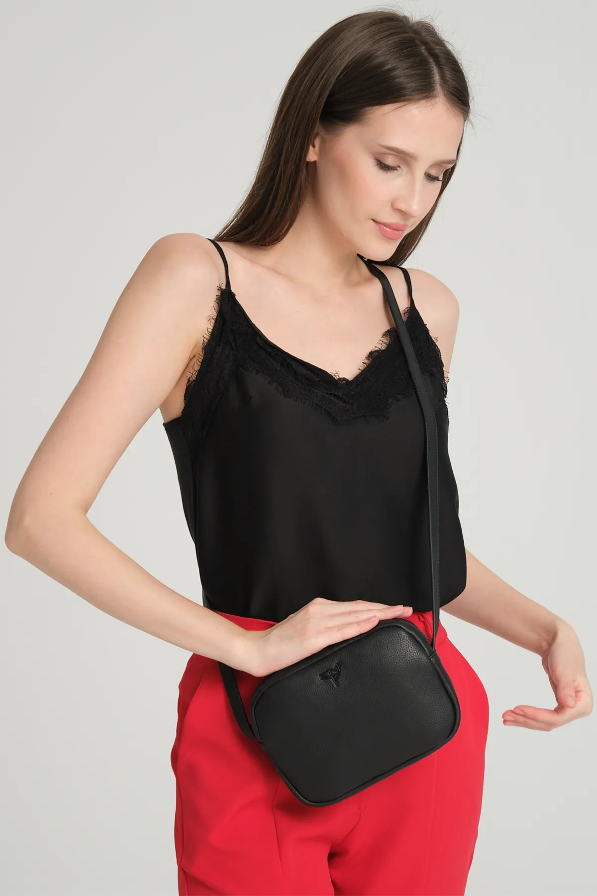 Garbalia  Liberty Black Damen-Minitasche mit Reißverschluss, verstellbarem Schultergurt mit Kreuzgriff