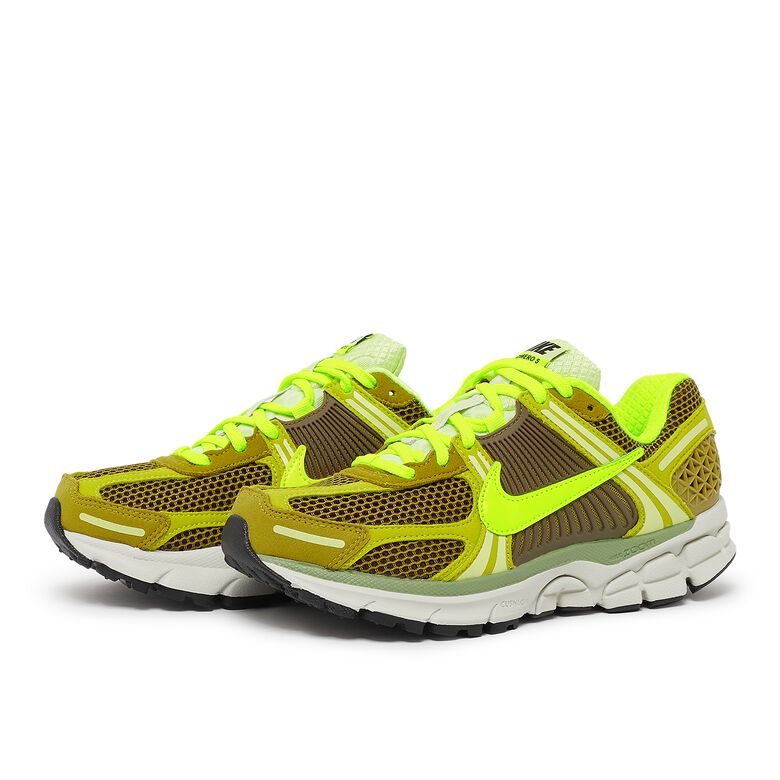 NIKE Wmns Zoom Vomero 5 