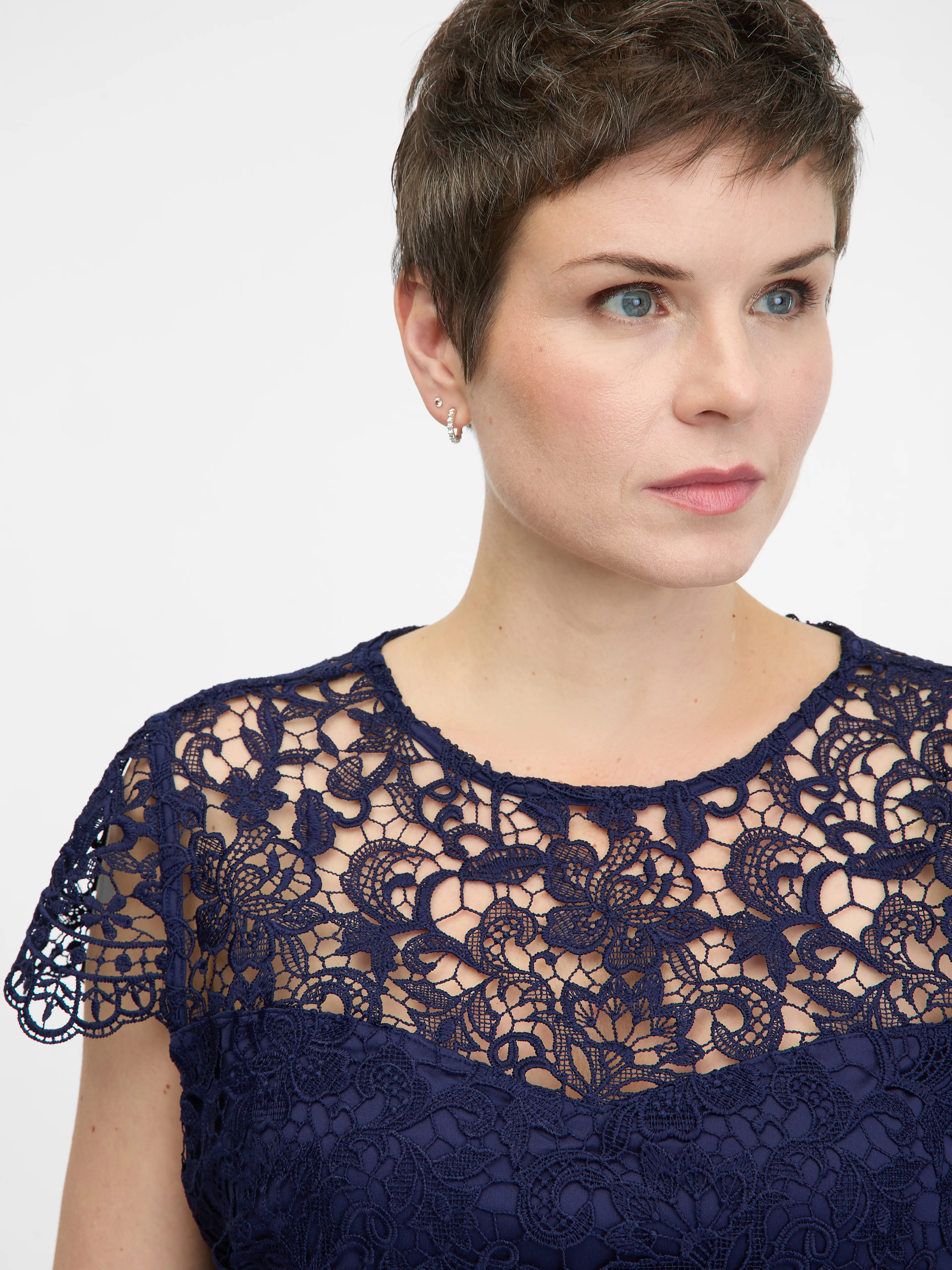Dunkelblaues Damenkleid ORSAY
