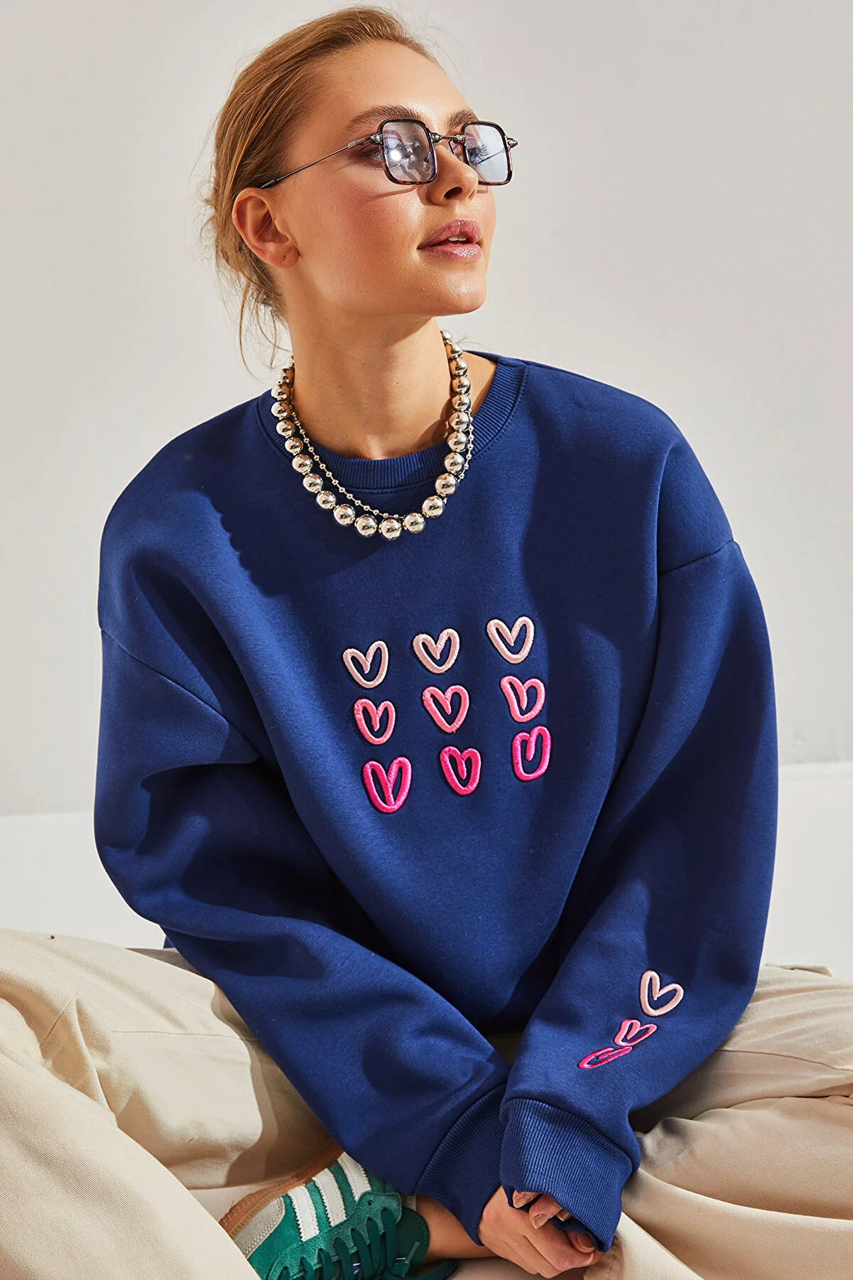 Bianco Lucci  Damen-Sweatshirt mit dreifädigem Raised Heart-Print