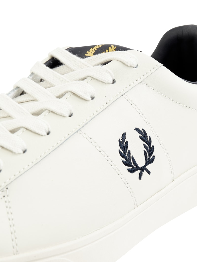 Sneaker aus Leder in weiß