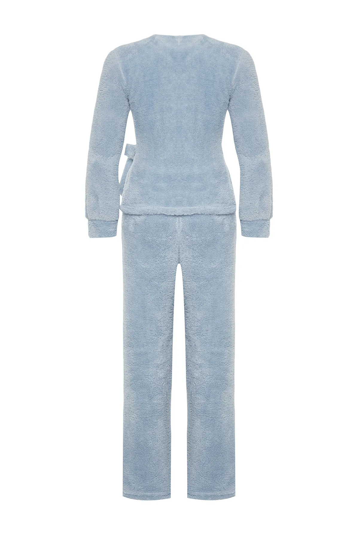Trendyol Collection  Hellblaues Pyjama-Set aus Strick mit zweireihigem Kragen und Wellsoft-Hemd und -Hose THMAW24PT00033
